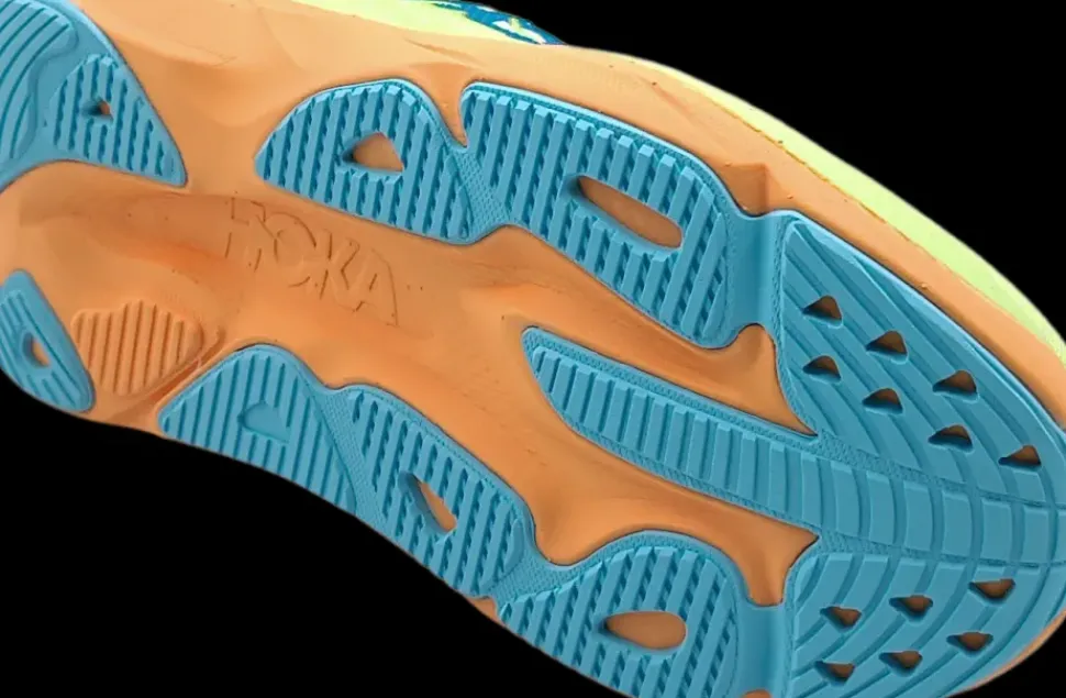 Hoka One One Skyflow frost / solar flare