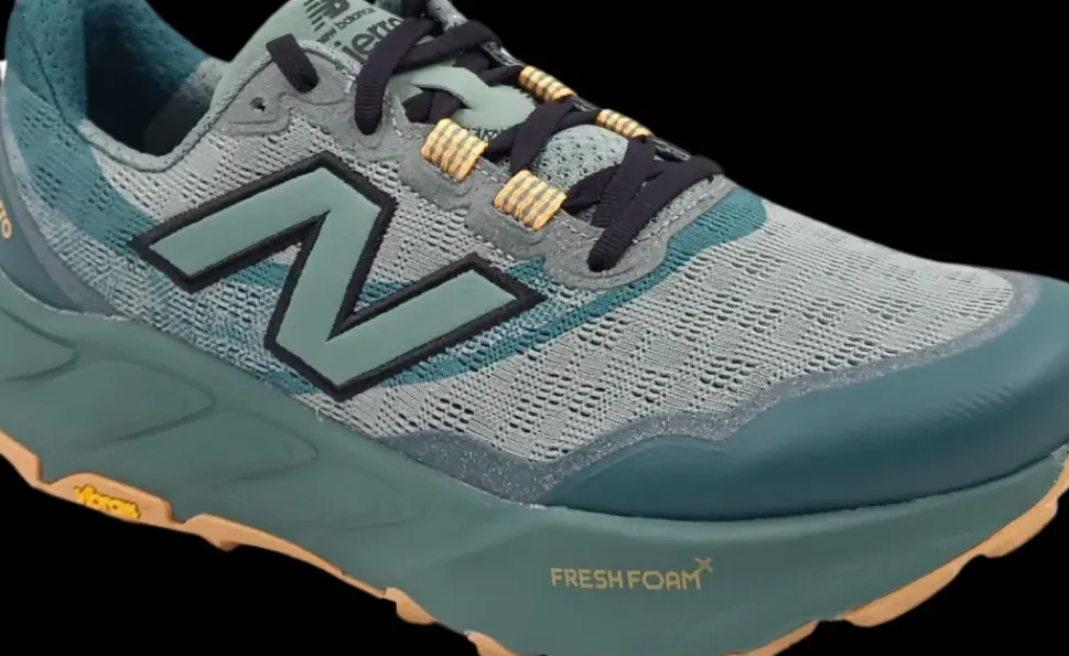 New Balance Fresh Foam Hierro O9 Dark Juniper met Black en Dried Apricot